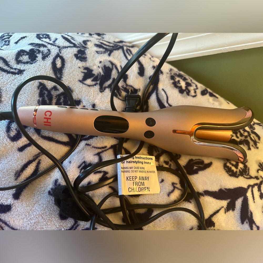 Chi 1 inch spin n curl ceramic iron - barely used!